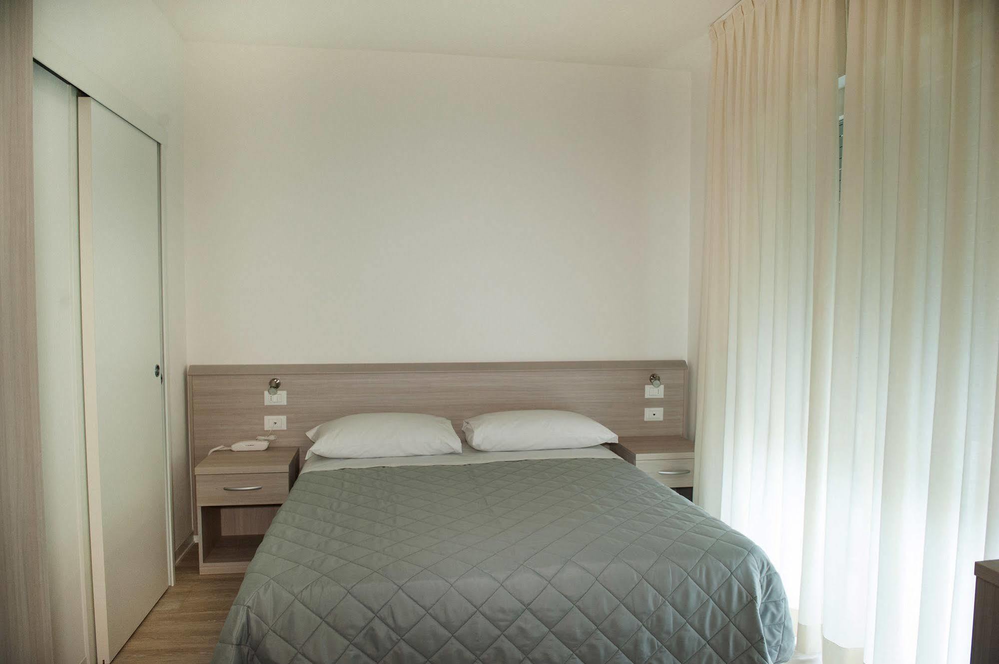 Anny Hotel 3*